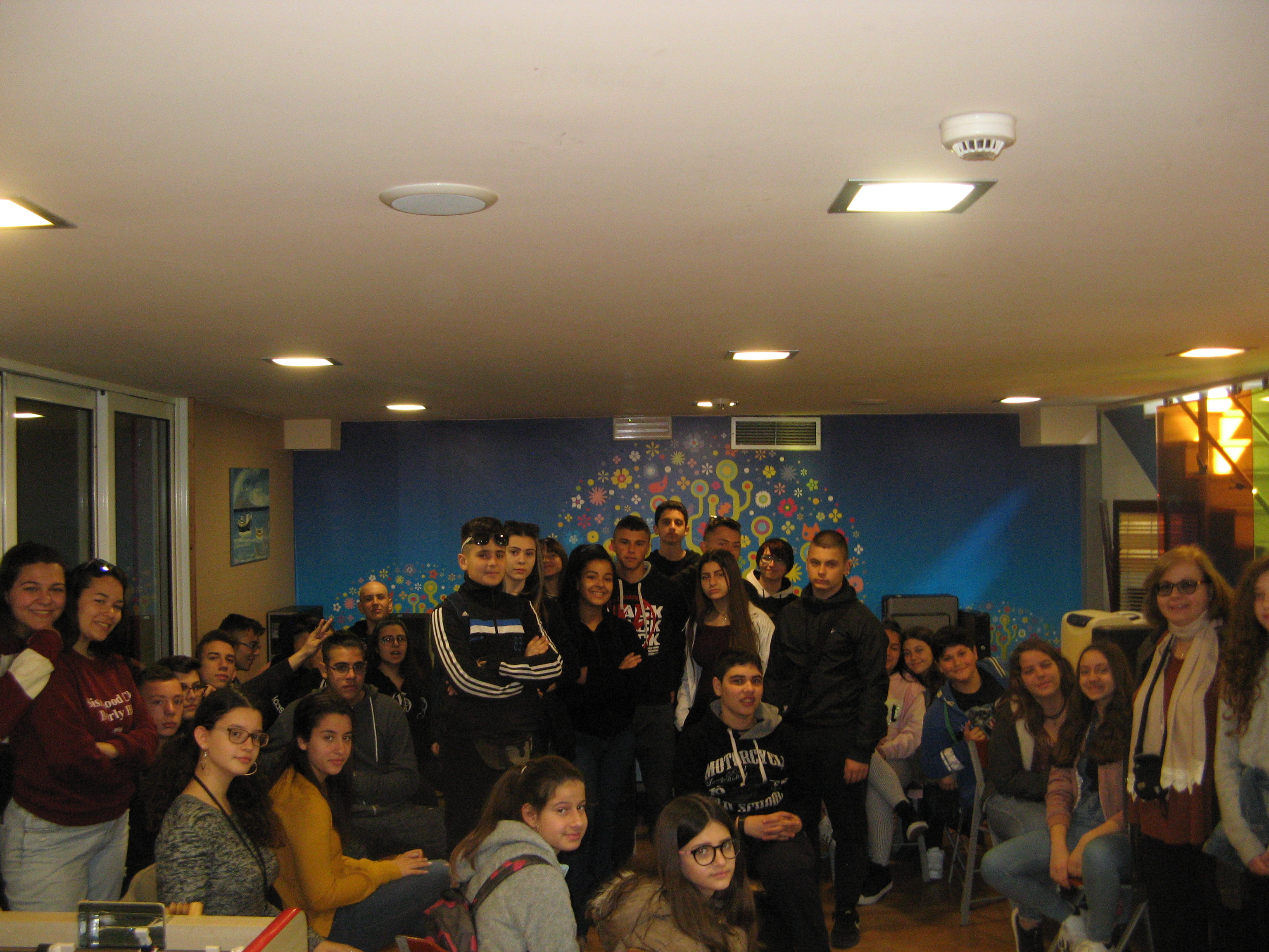 Όλοι μαζί μια δύναμη... Όλοι μαζί μια δύναμη...