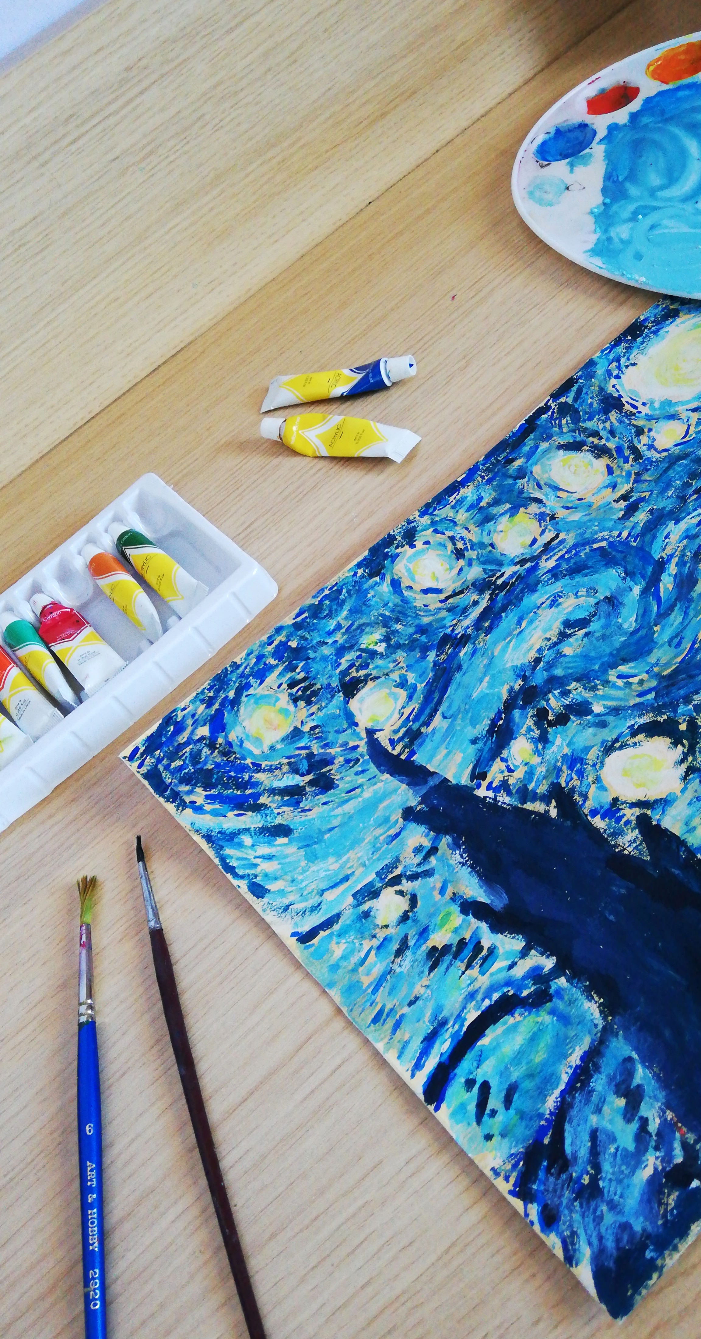 "Η παρακάτω φωτογραφία απεικονίζει την κυριότερη ενασχόληση μου όσο ήμασταν σε  καραντίνα. Η αλήθεια είναι πως η καραντίνα και ο εγκλεισμός στο σπίτι υπήρξε για όλους μας κατάσταση ανεπιθύμητη, αλλά συνάμα μας έδωσε άπλετο ελεύθερο χρόνο.Αξιοποιώντας λοιπόν τον χρόνο μου δημιουργικά, κατάφερα να μετατρέψω σε αισιοδοξία όλες τις αρνητικές μου σκέψεις." "Η παρακάτω φωτογραφία απεικονίζει την κυριότερη ενασχόληση μου όσο ήμασταν σε  καραντίνα. Η αλήθεια είναι πως η καραντίνα και ο εγκλεισμός στο σπίτι υπήρξε για όλους μας κατάσταση ανεπιθύμητη, αλλά συνάμα μας έδωσε άπλετο ελεύθερο χρόνο.Αξιοποιώντας λοιπόν τον χρόνο μου δημιουργικά, κατάφερα να μετατρέψω σε αισιοδοξία όλες τις αρνητικές μου σκέψεις."