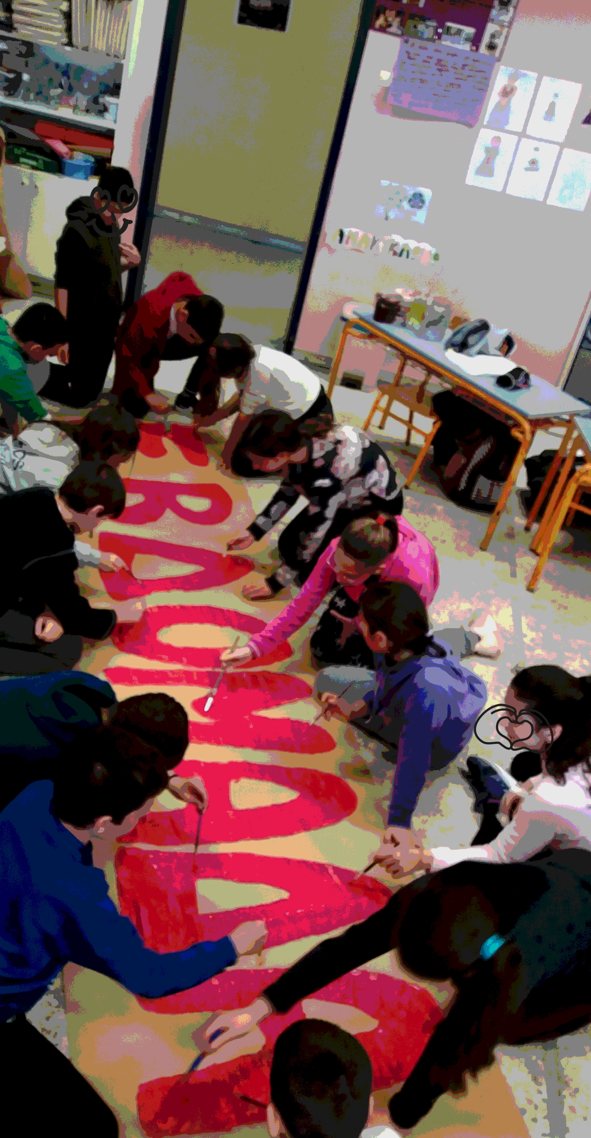 Οι έμπειροι μαθητές της ΣΤ΄2 εργάζονται ομαδικά και αποτελεσματικά!!! Οι έμπειροι μαθητές της ΣΤ΄2 εργάζονται ομαδικά και αποτελεσματικά!!!