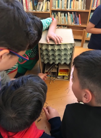 Οι "εργολάβοι" Δράση του εκπαιδευτικού προγράμματος Οι "εργολάβοι" Δράση του εκπαιδευτικού προγράμματος